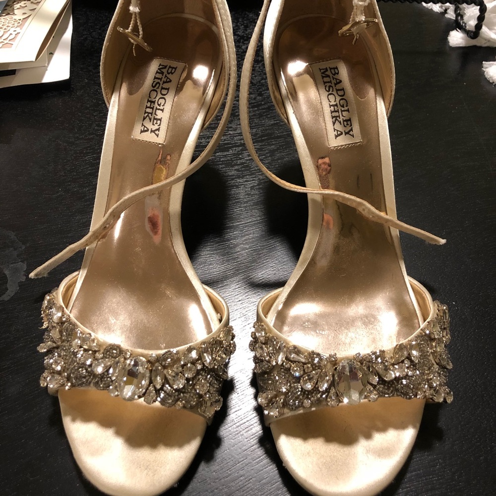 Champagne color heals